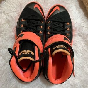 Nike Lebron soldiers